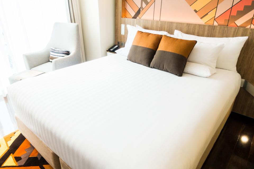 ¿Qué es una base de cama de madera?