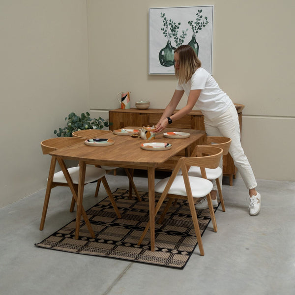 Pack de 2 o 4 Sillas de Comedor de Madera Maciza de Roble Oscar, tapizado | NordicStory