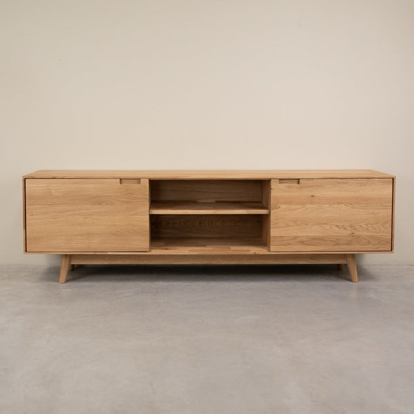 Mueble de TV de madera maciza de roble Escandi Atelier | NordicStory
