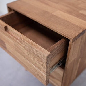 Mesita de noche de madera maciza de roble Escandi | NordicStory