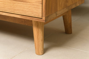 Mueble de TV de madera maciza de roble Escandi | NordicStory