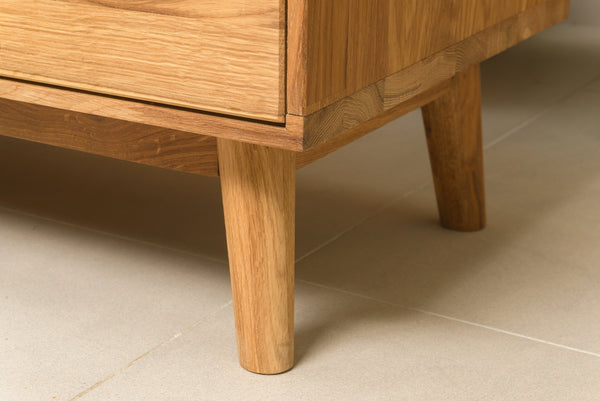 Mueble de TV de madera maciza de roble Escandi | NordicStory