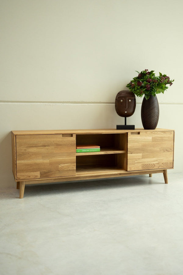 Mueble de TV de madera maciza de roble Escandi | NordicStory