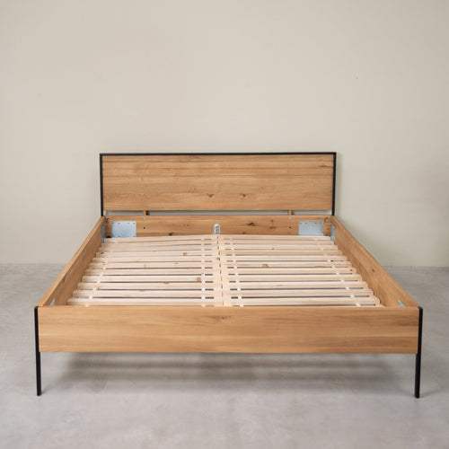 Cama de madera maciza roble Runa | NordicStory