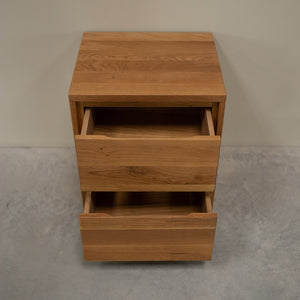 Mesa de noche de madera maciza de roble Oregon | NordicStory