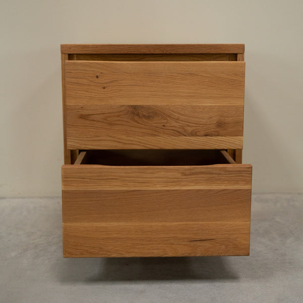 Mesa de noche de madera maciza de roble Oregon | NordicStory