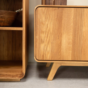 Vitrina de madera maciza roble Geneva 26 | NordicStory