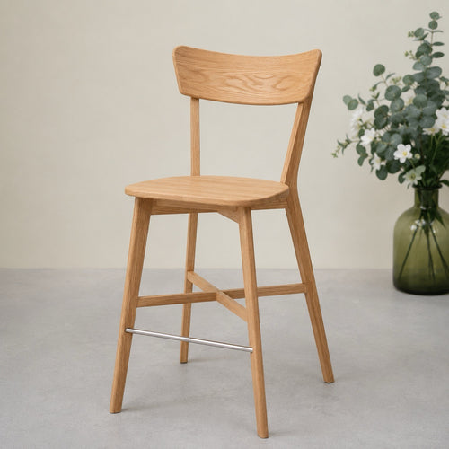 Taburete de bar con respaldo de madera maciza de roble Diana | NordicStory