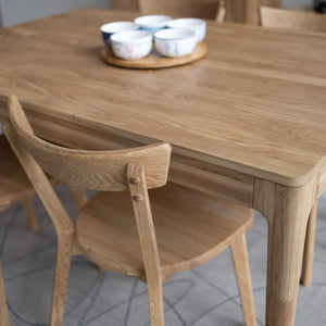 Mesa de comedor extensible de madera maciza de roble BERGAMO | NordicStory