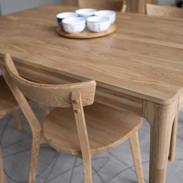Mesa de comedor extensible de madera maciza de roble BERGAMO | NordicStory