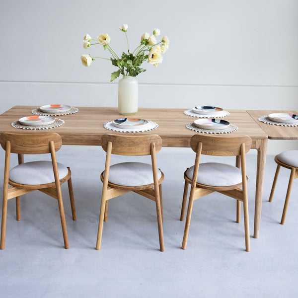 Mesa de comedor extensible de madera maciza de roble BERGAMO | NordicStory