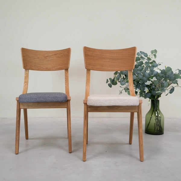 Pack de 2 o 4 Sillas de Comedor de Madera Maciza de Roble Lucas, tapizado Gris o Beige | NordicStory