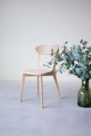 Pack de 2 o 4 Sillas de Comedor de Madera Maciza de Roble Isku | NordicStory