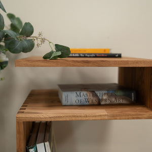 Mesa auxiliar de madera maciza de roble Sofi | NordicStory