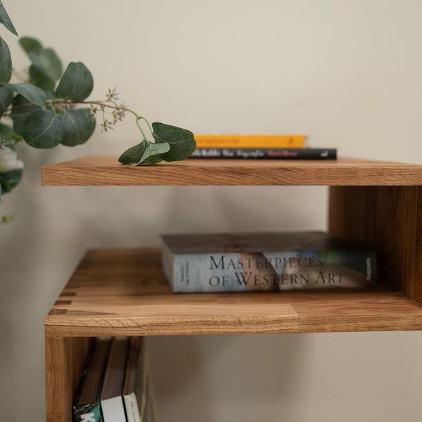 Mesa auxiliar de madera maciza de roble Sofi | NordicStory
