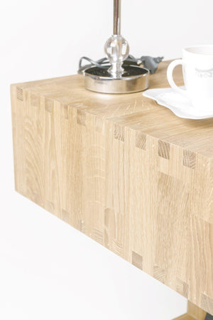 Mesa auxiliar de madera maciza de roble Sofi | NordicStory