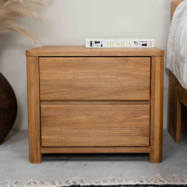 Mesa de noche de madera maciza de roble Elsa | NordicStory