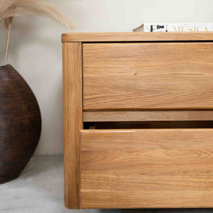 Mesa de noche de madera maciza de roble Elsa | NordicStory