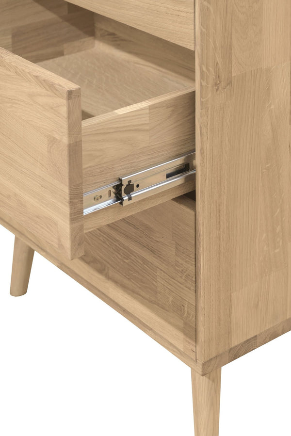 Cómoda alta de madera maciza de roble Escandi 6 | NordicStory