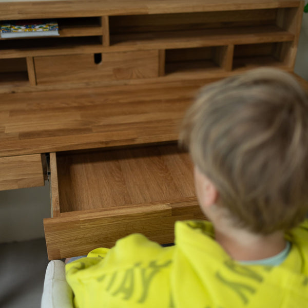 Mesa escritorio de madera maciza de roble Einstein 2 con estanteria flotante | NordicStory