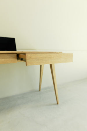 Mesa escritorio de madera maciza de roble Berg | NordicStory