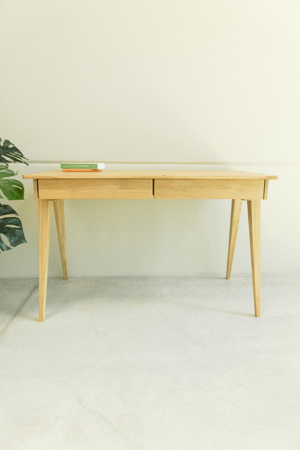Mesa escritorio de madera maciza de roble Berg | NordicStory