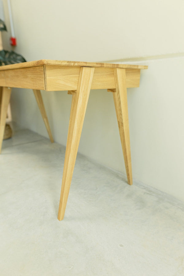 Mesa escritorio de madera maciza de roble Berg | NordicStory