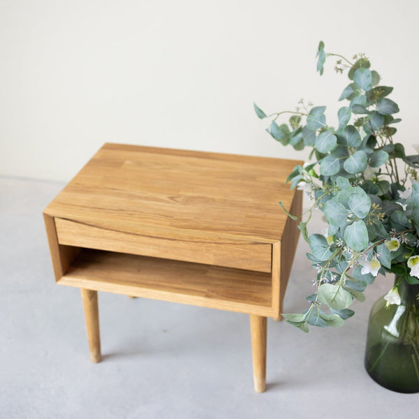 Mesita de noche de madera maciza de roble Escandi 2 | NordicStory