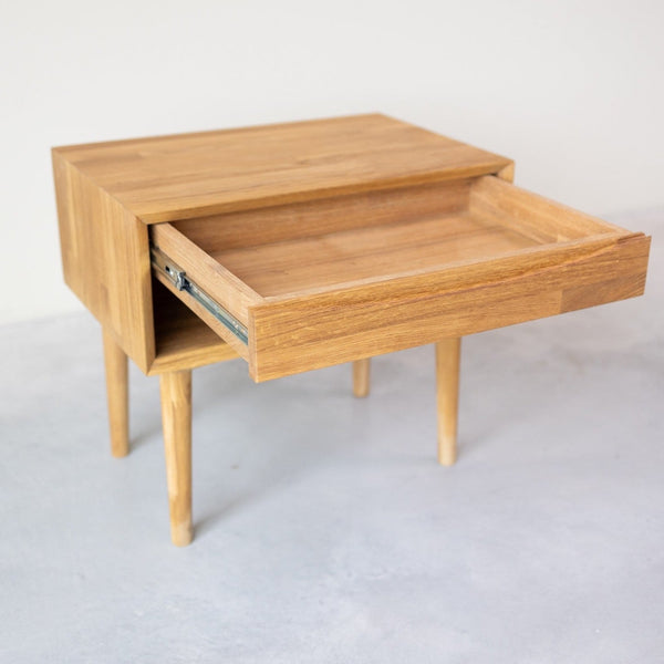 Mesita de noche de madera maciza de roble Escandi 2 | NordicStory