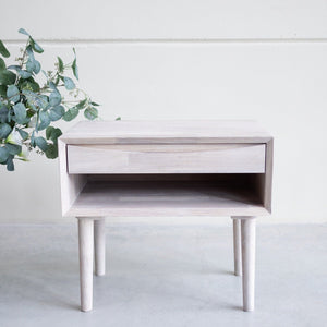 Mesita de noche de madera maciza de roble Escandi 2 | NordicStory