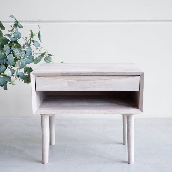 Mesita de noche de madera maciza de roble Escandi 2 | NordicStory