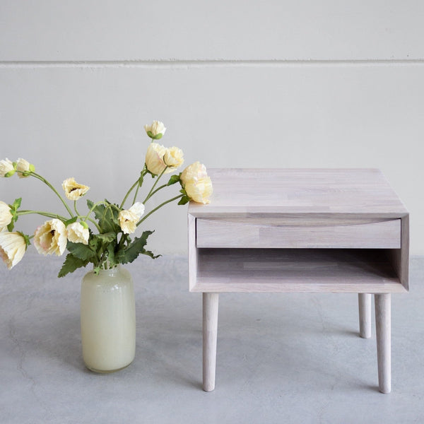 Mesita de noche de madera maciza de roble Escandi 2 | NordicStory