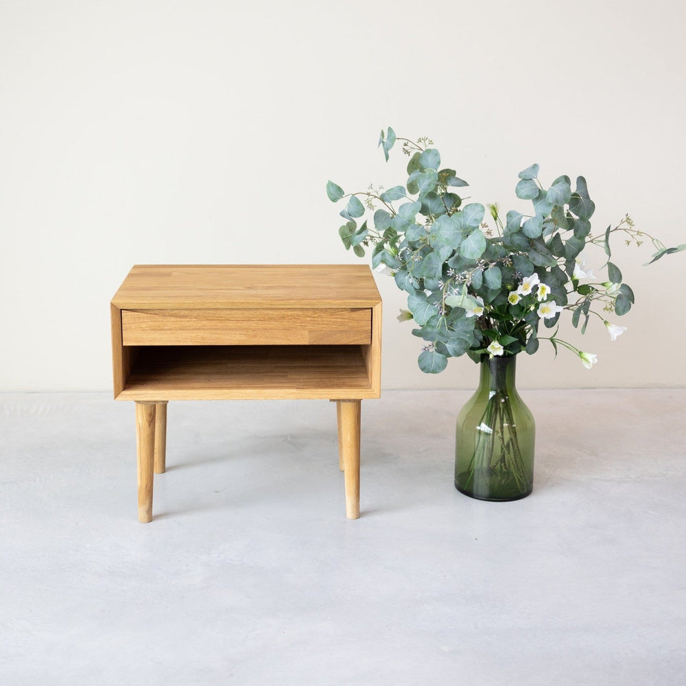 Mesita de noche de madera maciza de roble Escandi 2 | NordicStory