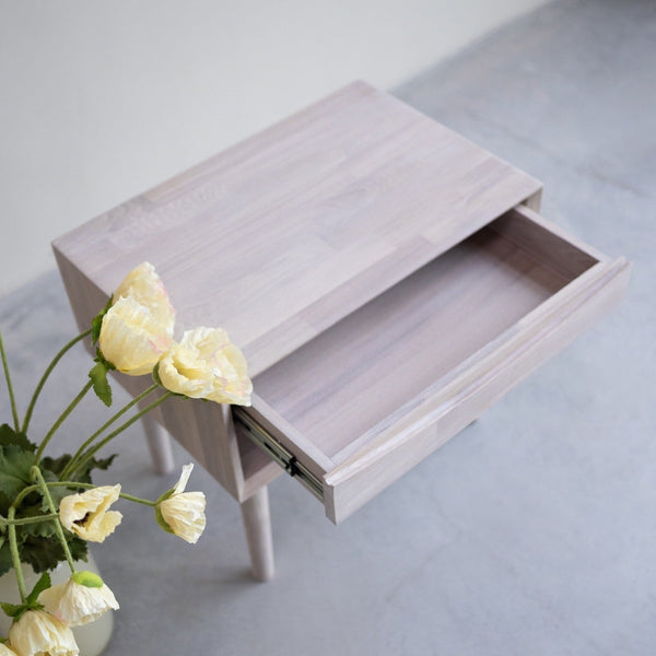 Mesita de noche de madera maciza de roble Escandi 2 | NordicStory