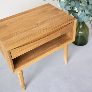 Mesita de noche de madera maciza de roble Escandi 2 | NordicStory