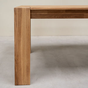 Mesa de comedor de madera maciza de roble Mauritz 3 | NordicStory