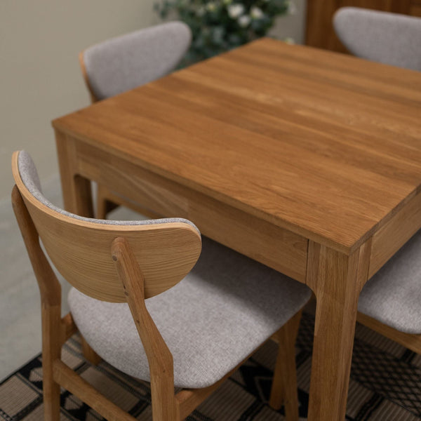 Pack de 2 o 4 Sillas de Comedor de Madera Maciza de Roble Maxwell, tapizado | NordicStory