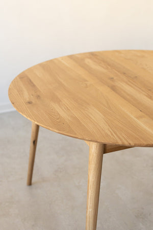 Mesa de comedor redonda y extensible de madera maciza de roble Escandi 5 | NordicStory