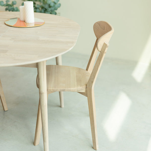 Mesa de comedor redonda y extensible de madera maciza de roble Escandi 6 | NordicStory