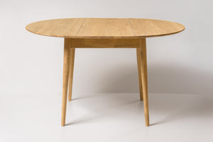 Mesa de comedor redonda y extensible de madera maciza de roble Escandi 6 | NordicStory