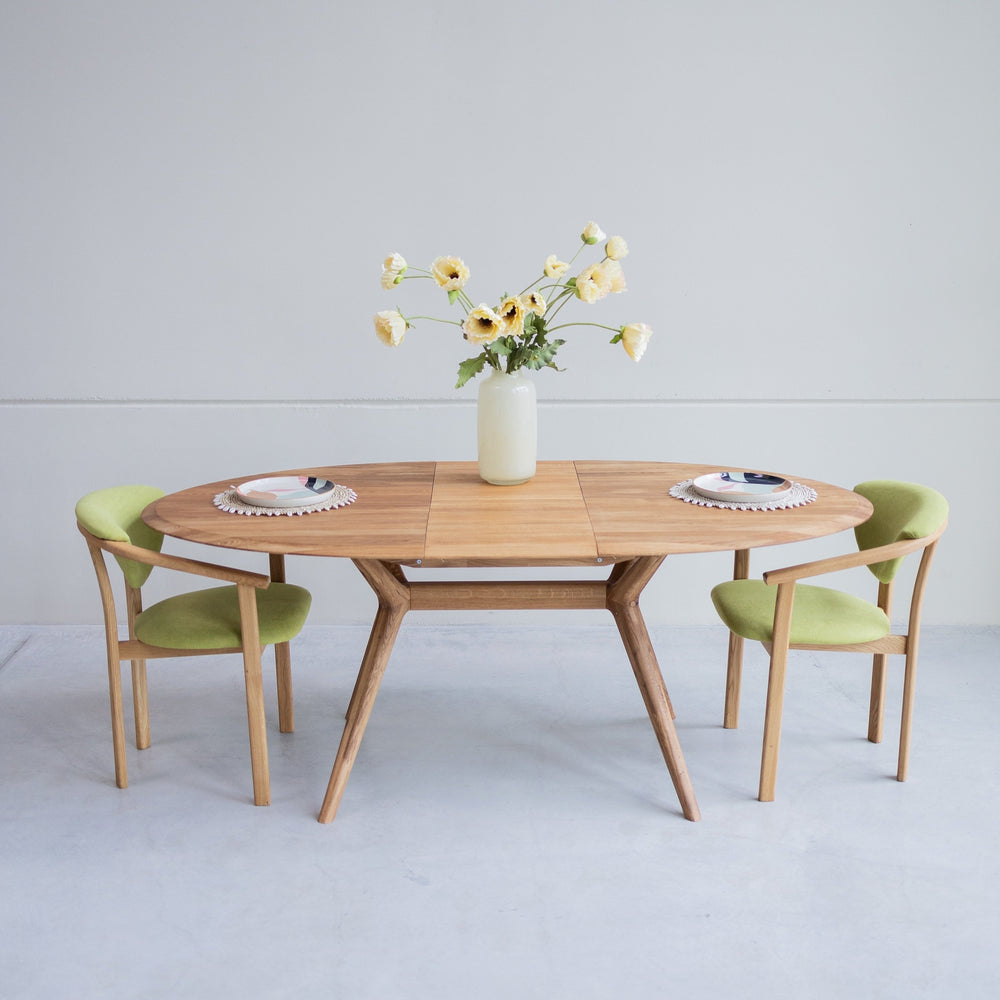 Mesa extensible de comedor de madera maciza de roble Carmen | NordicStory