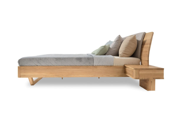 Cama de madera maciza de roble con mesillas adosadas ALINA | NordicStory