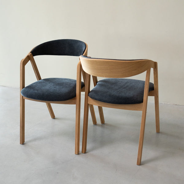 Pack de 2 o 4 Sillas de Comedor de madera maciza de roble Knut, tapizado Beige/Gris Antracita | NordicStory