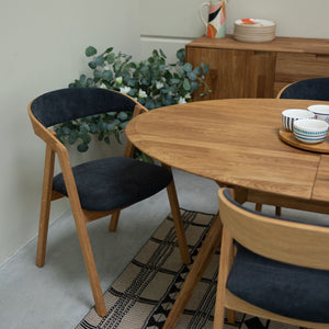 Pack de 2 o 4 Sillas de Comedor de madera maciza de roble Knut, tapizado Beige/Gris Antracita | NordicStory