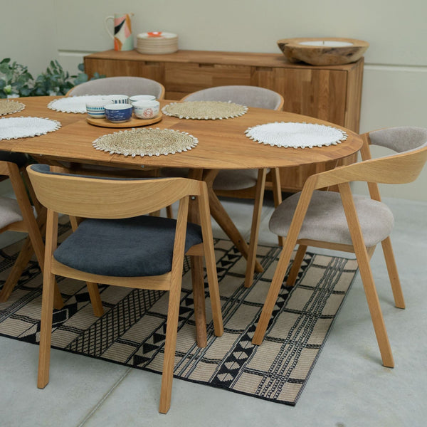 Pack de 2 o 4 Sillas de Comedor de madera maciza de roble Knut, tapizado Beige/Gris Antracita | NordicStory