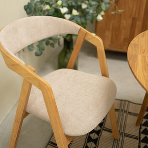 Pack de 2 o 4 Sillas de Comedor de madera maciza de roble Knut, tapizado Beige/Gris Antracita | NordicStory