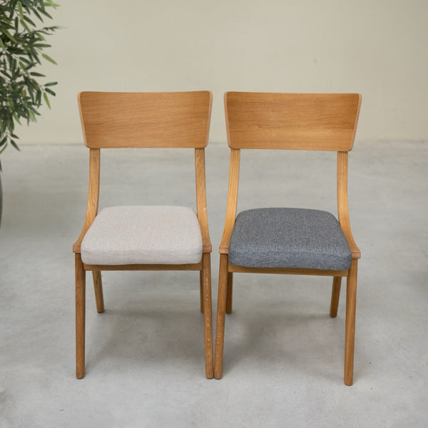 Pack de 2 o 4 Sillas de Comedor de Madera Maciza de Roble Lucas, tapizado Gris o Beige | NordicStory