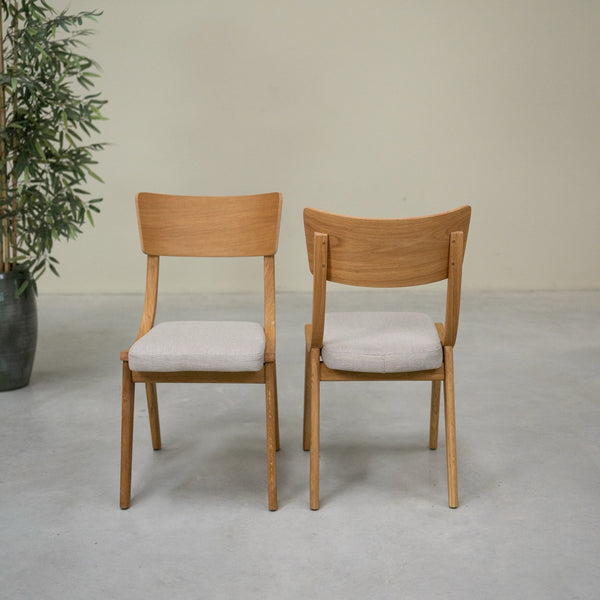 Pack de 2 o 4 Sillas de Comedor de Madera Maciza de Roble Lucas, tapizado Gris o Beige | NordicStory