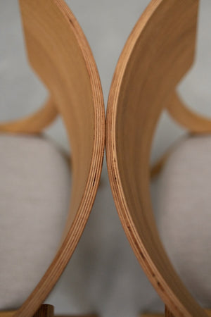 Pack de 2 o 4 Sillas de Comedor de Madera Maciza de Roble Lucas, tapizado Gris o Beige | NordicStory