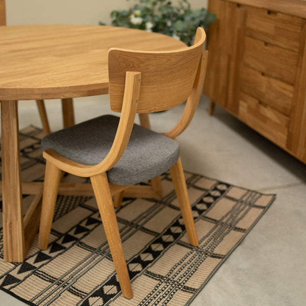 Pack de 2 o 4 Sillas de Comedor de Madera Maciza de Roble Lucas, tapizado Gris o Beige | NordicStory